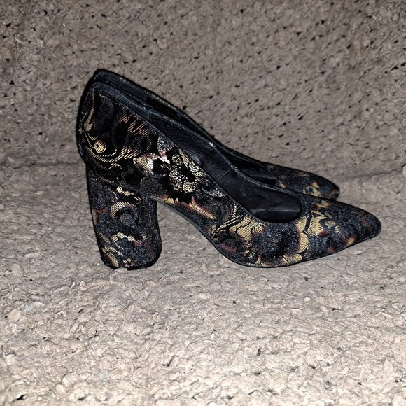 L’INTERVALLE-Made in Spain-Black Velvet Floral-Pumps-Sz 38-NWOB - Picture 5 of 8